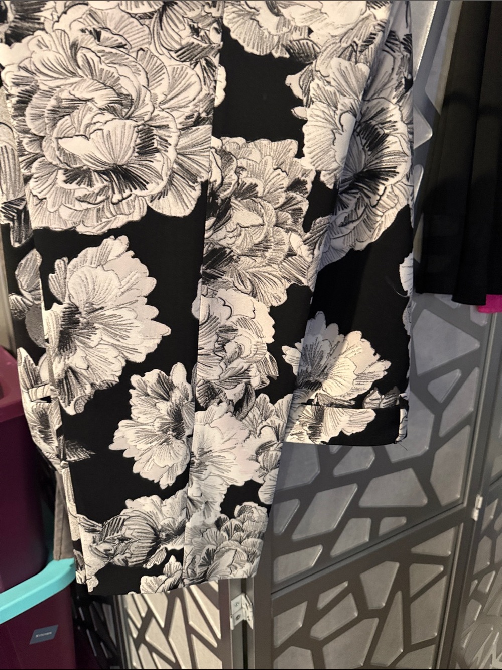 Chico's Black & White Skinny Pants with Floral Sketch Print